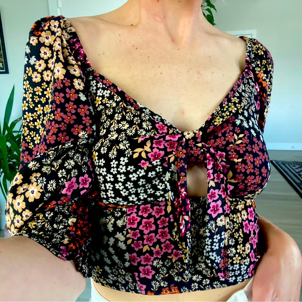 Never Worn Floral Crop Top Blouse